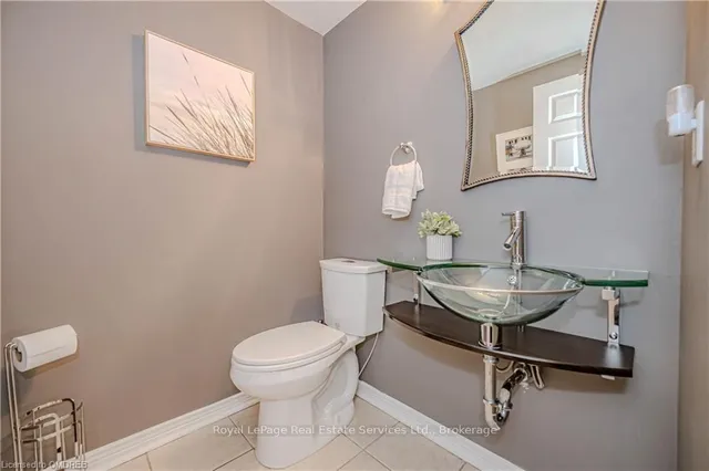 Additional image 16 of 2105 BERWICK Dr Unit 7