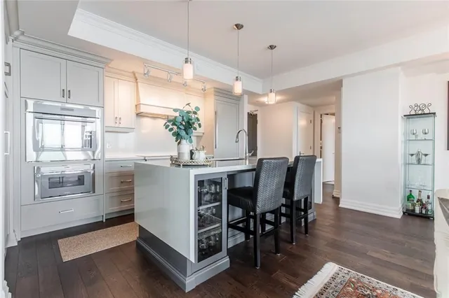 Additional image 9 of 2060 LAKESHORE Rd Unit 1401