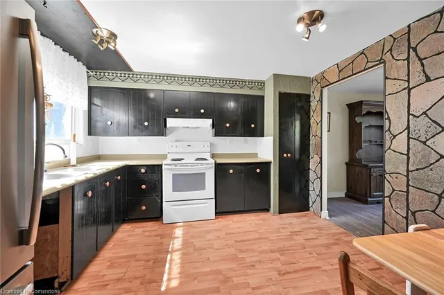 Additional image 11 of 25 Britten Close Unit A11