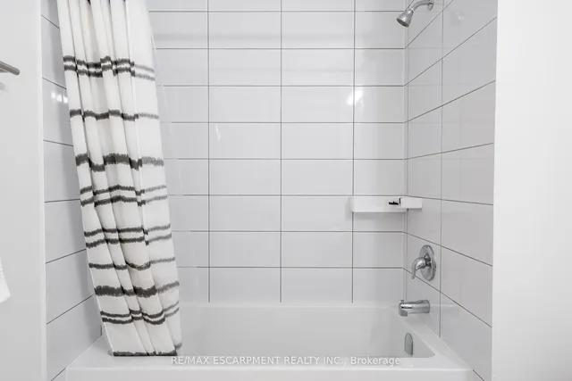 Additional image 38 of 158 Agro St