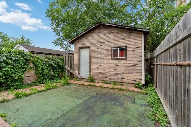 Additional image 27 of 43 Fullerton Ave