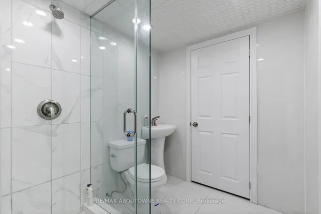 Additional image 27 of 1073 North Service Rd