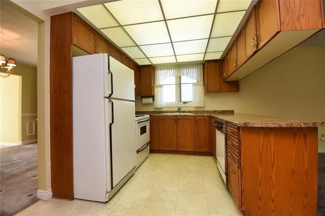 Additional image 17 of 2152 SALMA Cres