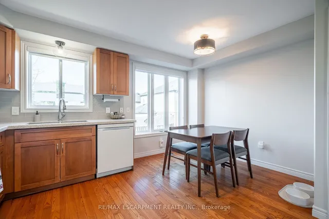 Additional image 8 of 25 Viking Dr Unit 6