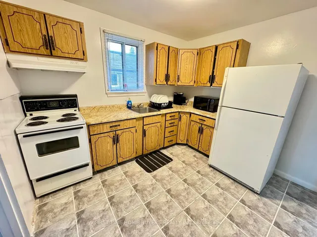 Additional image 8 of 942 Midland Ave