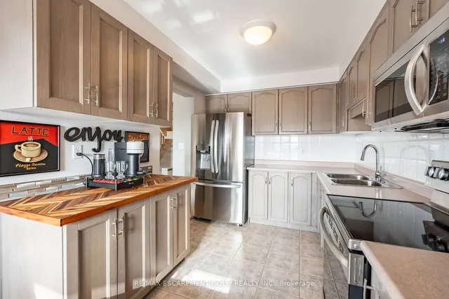 Additional image 9 of 800 PARAMOUNT Dr Unit 38