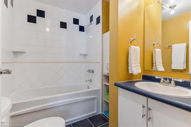 Additional image 37 of 2076 Churchill Ave