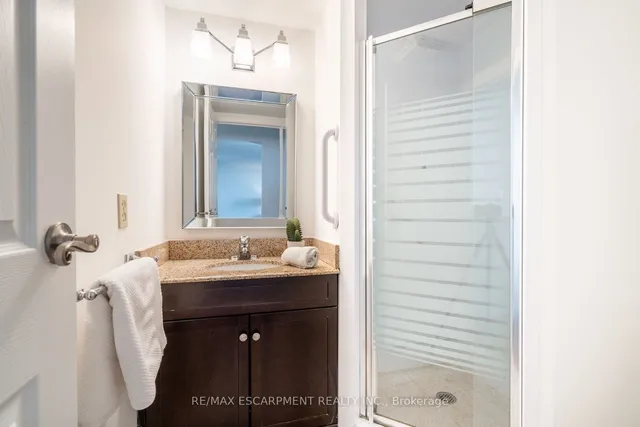 Additional image 19 of 5280 Lakeshore Rd Unit 105