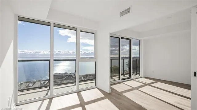 Additional image 15 of 370 Martha St Unit 905