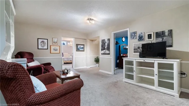 Additional image 28 of 137 Thoroughbred Blvd