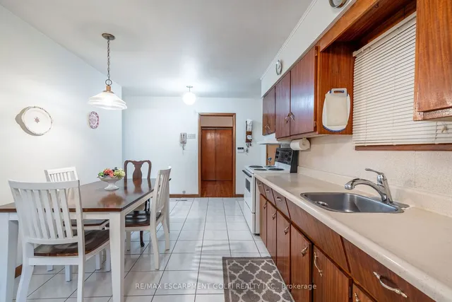 Additional image 17 of 261 Jackson St