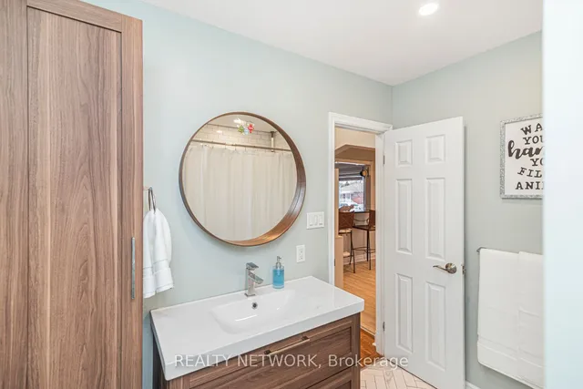 Additional image 18 of 16 Fernwood Cres