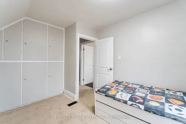 Additional image 16 of 49 Connaught Ave