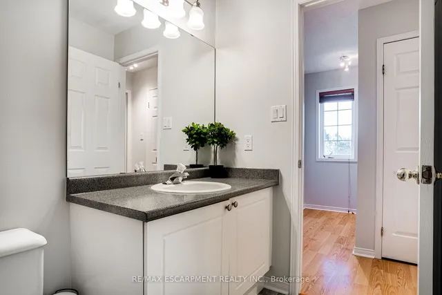 Additional image 29 of 31 Moss Blvd Unit 17