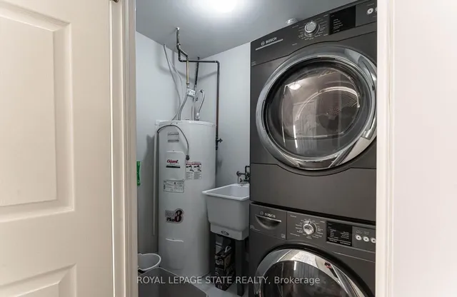 Additional image 21 of 67 Caroline St Unit 1703