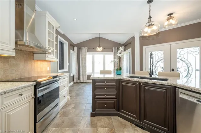 Additional image 14 of 100 Chesswood Trail