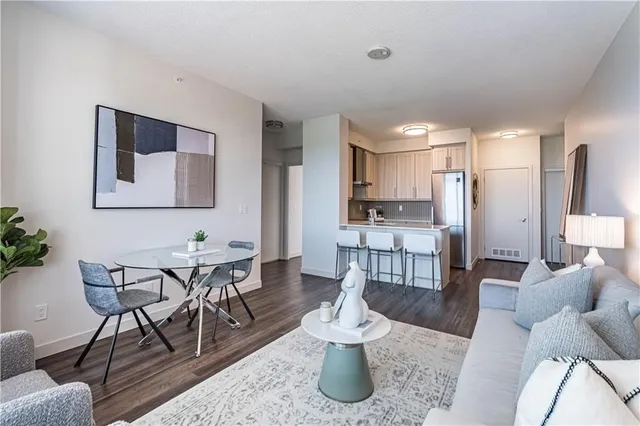 Additional image 18 of 2081 FAIRVIEW St Unit 1406