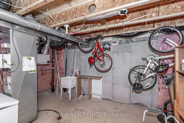 Additional image 27 of 907 Zelinsky Cres