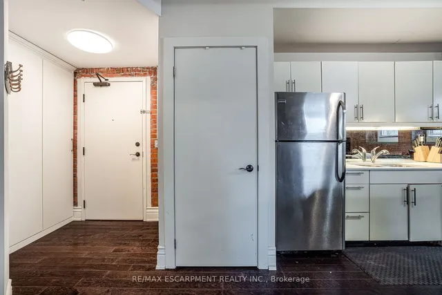 Additional image 5 of 200 STINSON St Unit 104