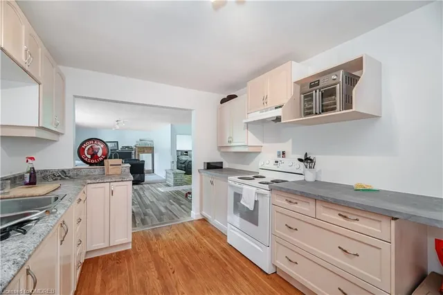 Additional image 30 of 2149 Caroline St