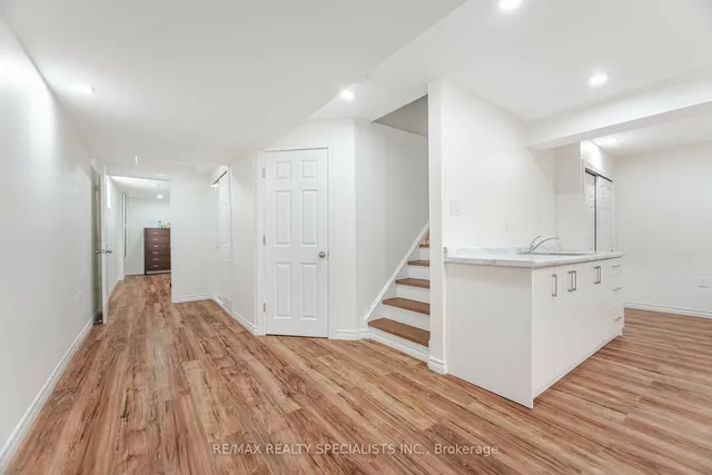 Additional image 31 of 369 Snoek Pt