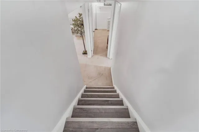 Additional image 28 of 8 Muscot Dr