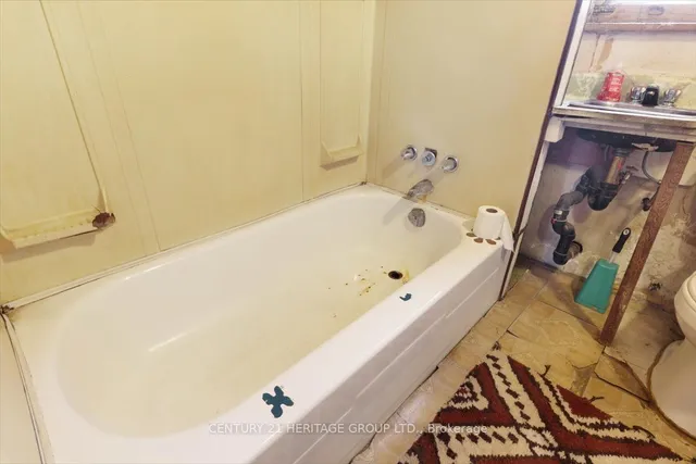 Additional image 24 of 143 Catharine St