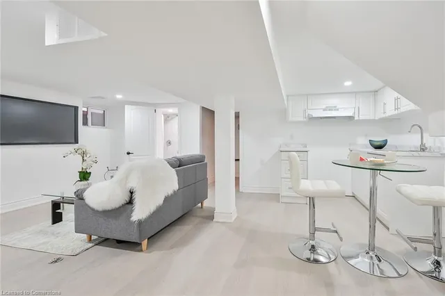 Additional image 39 of 222 Province St