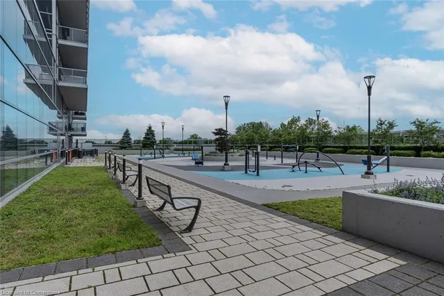 Additional image 40 of 2087 Fairview St Unit 2007