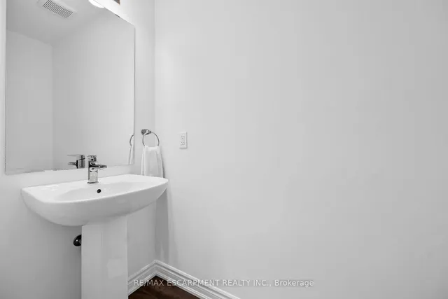 Additional image 27 of 61 Soho St Unit 42