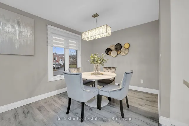 Additional image 14 of 75 Queen Victoria Dr