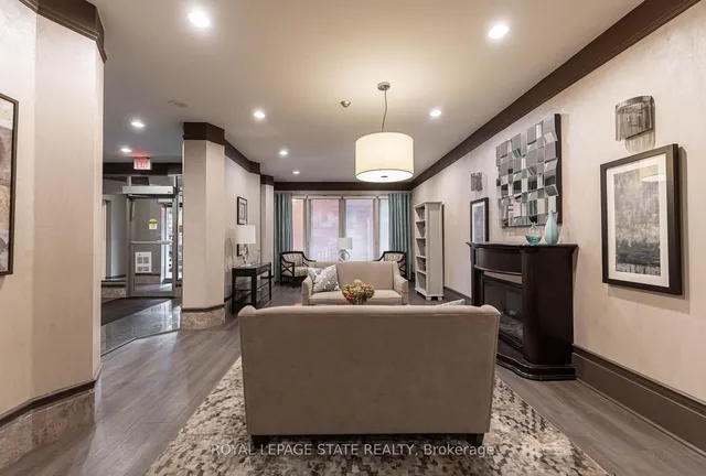 Additional image 33 of 67 Caroline St Unit 1703