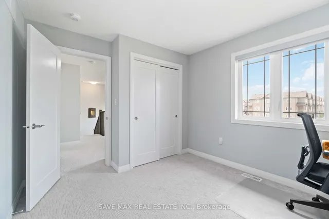 Additional image 33 of 126 Laguna Village Cres