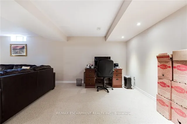 Additional image 34 of 19 Tallforest Tr