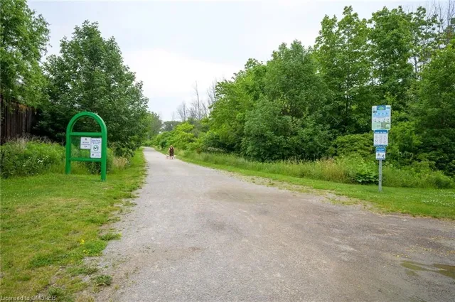 Additional image 42 of 93 Southshore Crescent