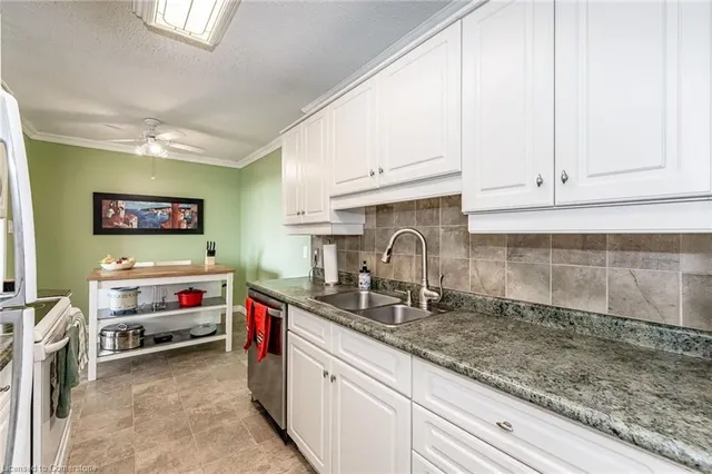 Additional image 28 of 75 Queen St Unit 1501