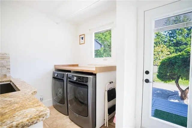 Additional image 26 of 2260 BRITANNIA Rd