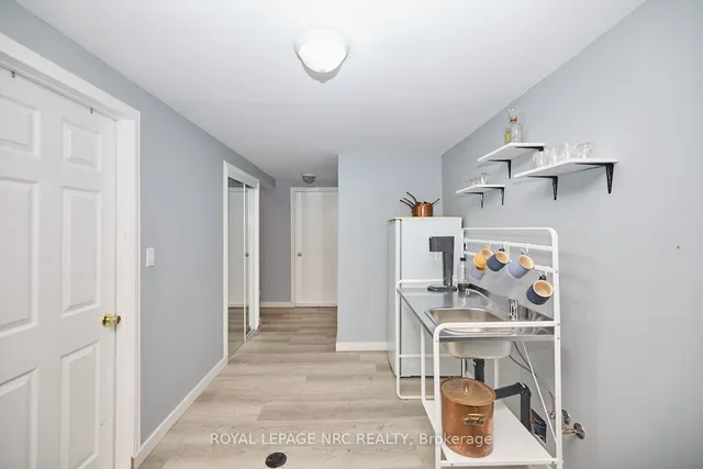 Additional image 20 of 23 Dynasty Ave Unit 4