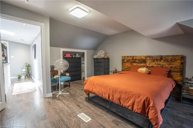 Additional image 47 of 165 Emerald St