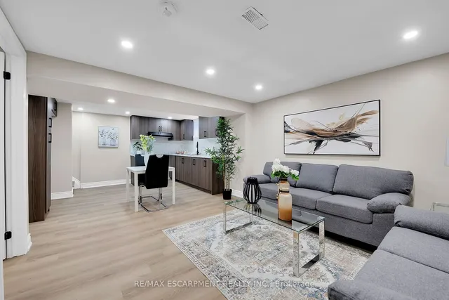 Additional image 18 of 67 Glendee Rd