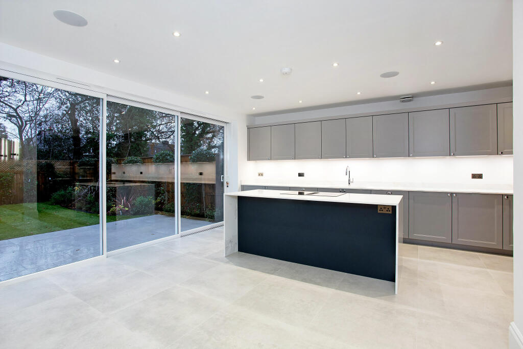 Additional image 2 of Moreton End Lane, Harpenden, AL5