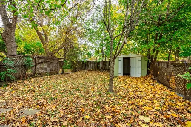 Additional image 32 of 25 Britten Close Unit B52