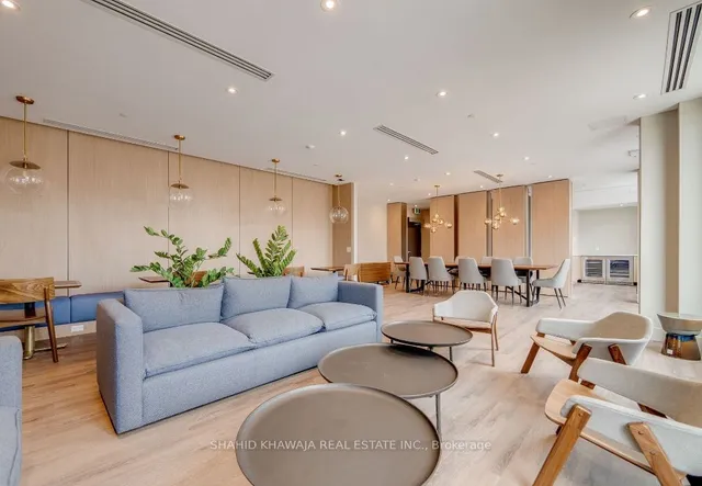 Additional image 21 of 1440 Clarriage Crt Unit 403