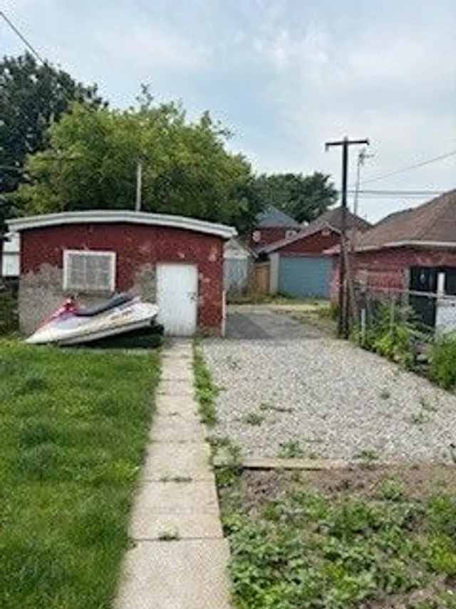 Additional image 15 of 14 Clinton St