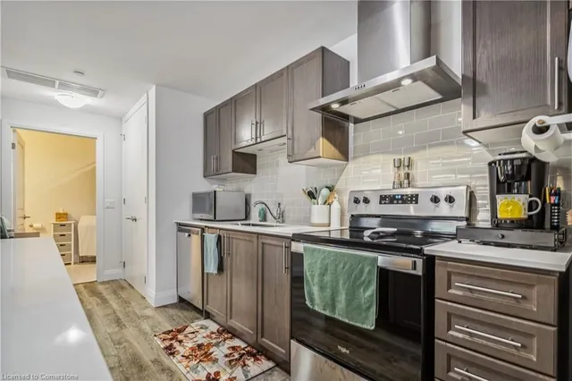 Additional image 24 of 1 Redfern Avenue Ave Unit 220