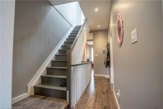 Additional image 35 of 165 Emerald St