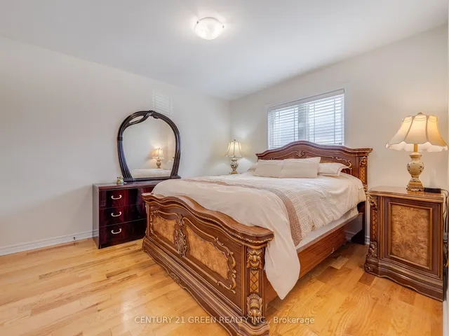 Additional image 18 of 129 Mclaughlin Ave