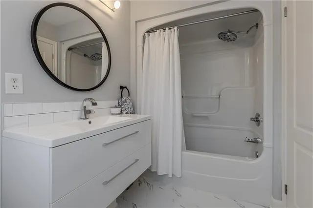 Additional image 31 of 5032 MERCER Common