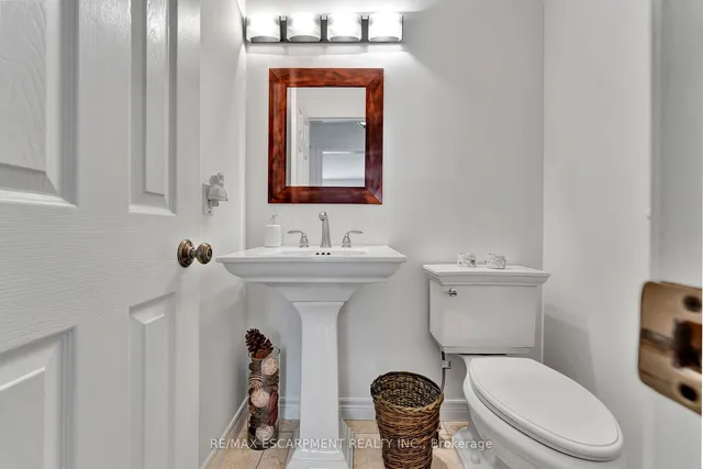 Additional image 17 of 19 Falconridge Dr