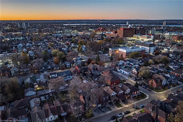 Additional image 41 of 185 1/2 Emerald St